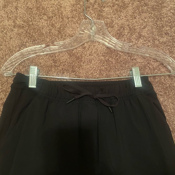 Lululemon joggers in very good pre owned condition - Picture 5 of 8